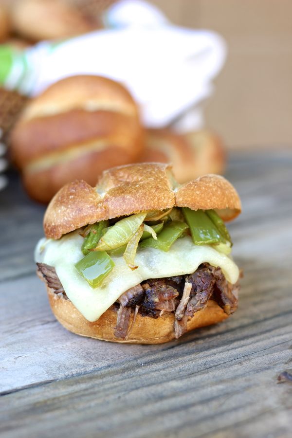 Crockpot Shredded Beef Sandwich