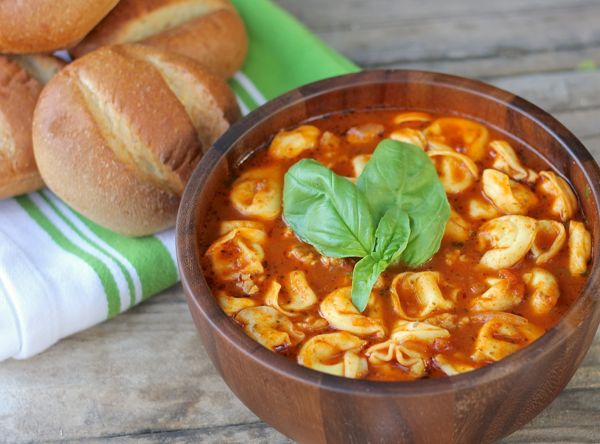 Super quick and easy tomato basil soup made with chicken sausage and cheese tortellini