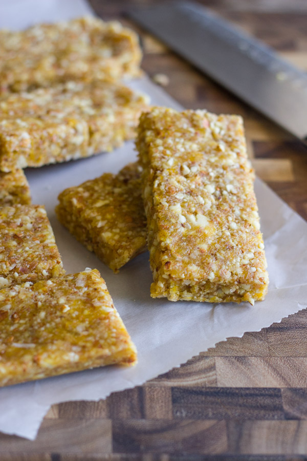 No Bake Apricot Almond Bars - so easy to make and very healthy too!
