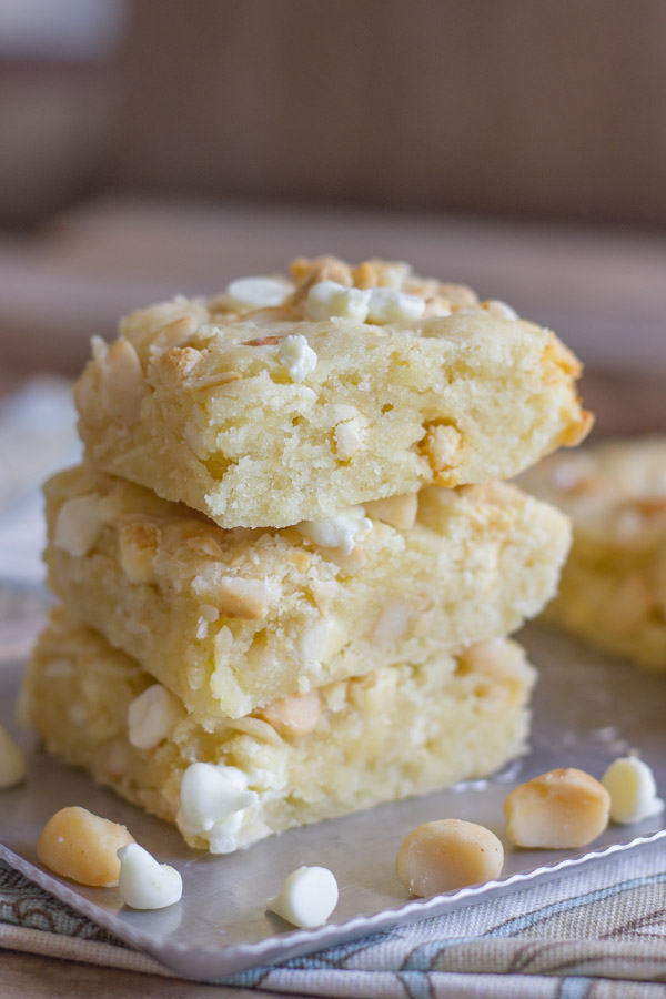 White Chocolate Macadamia Nut Bars - these bars are soft & buttery with the classic white chocolate and macadamia nut combination