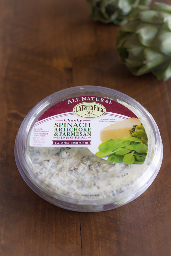 A container of La Terra Fina Spinach Artichoke & Parmesan Spread.
