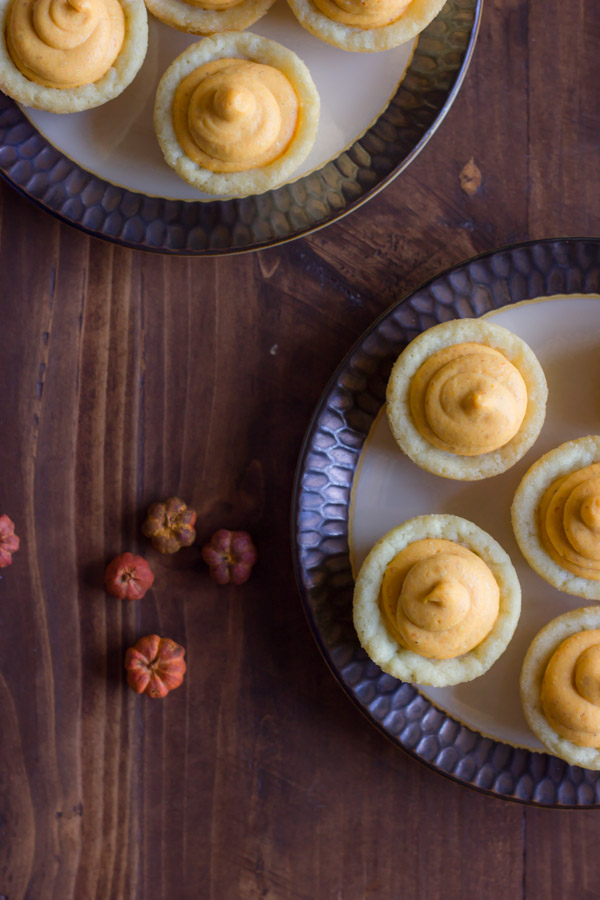 Easy Mini Pumpkin Pie Tarts on two plates.
