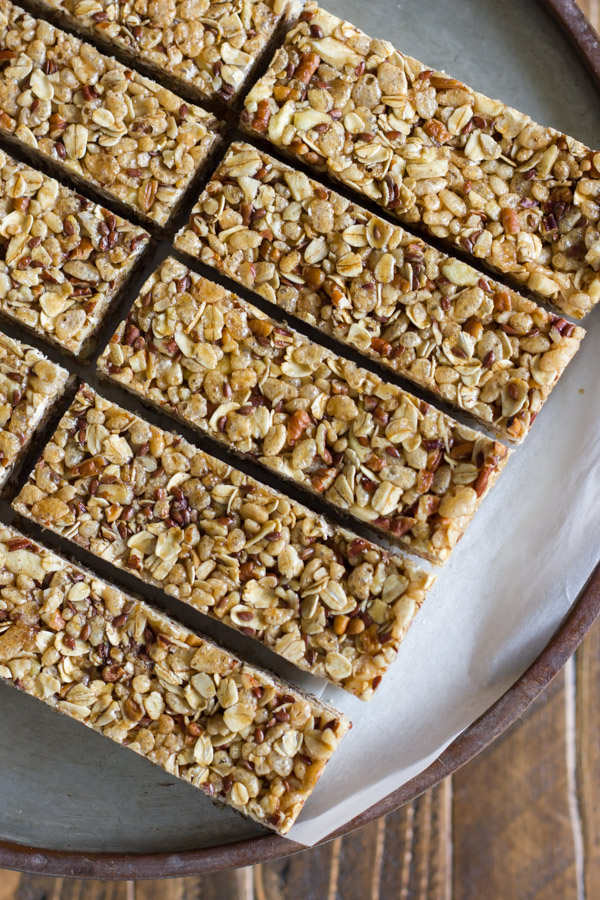 Healthy Chewy Apple Cinnamon Granola Bars - same texture as store-bought bars, but without any weird ingredients or preservatives. Perfect on-the-go snack!