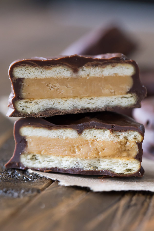 Peanut Butter Buckeye Cookies - If you love peanut butter and chocolate, these cookies are going to make you so very happy!