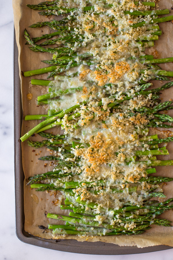 Roasted Asparagus With Panko and Gruyere - A simple but holiday worthy dish that can be made quickly and easily. Perfect for spring time!