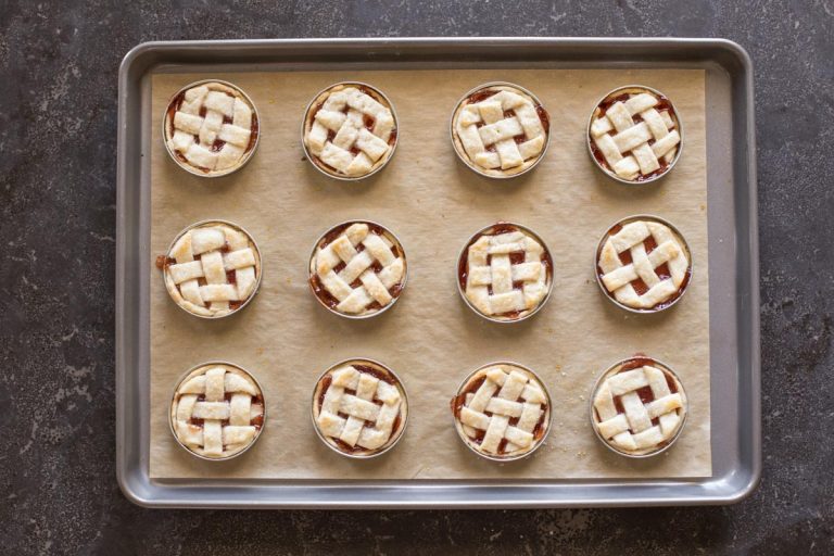 Mini Mason Jar Lid Strawberry Pies