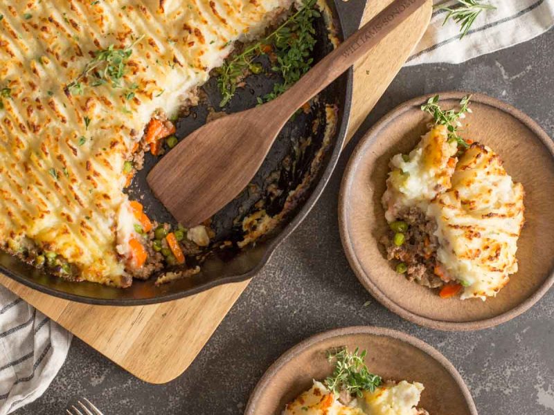 Thanks to a couple of shortcuts, this Easy Homemade Shepherd's Pie is a new weeknight dinner family favorite! Perfect for cozy winter nights.